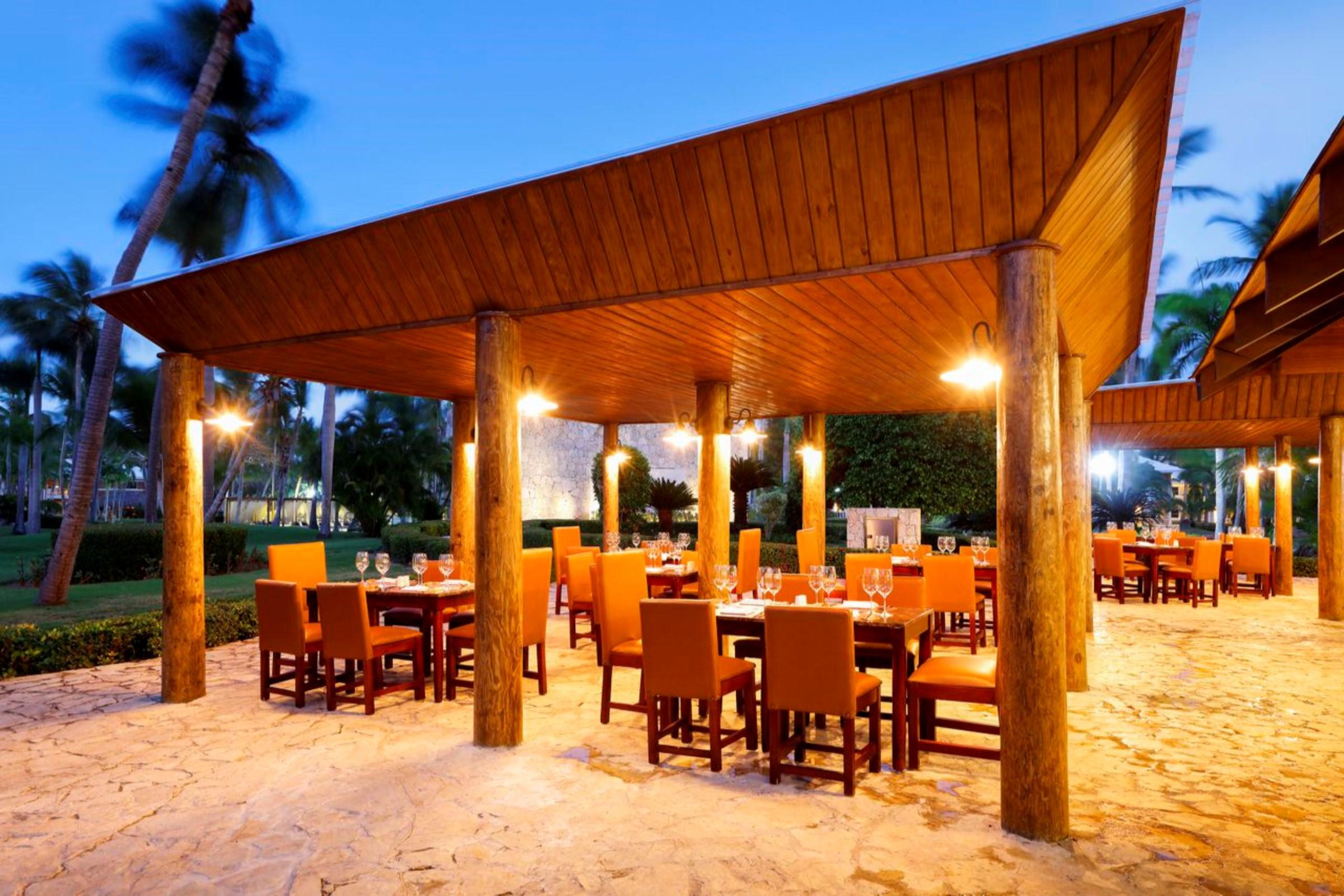 Grand Palladium Palace & Casino Station touristique